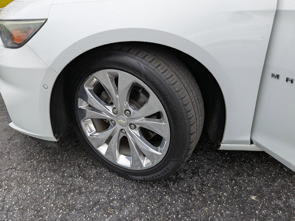 Chevrolet Malibu Vehicle Full-screen Gallery Image 34