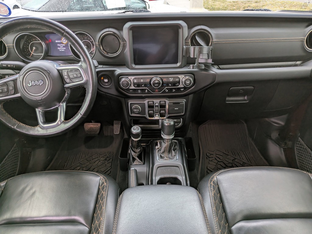 Jeep Wrangler Vehicle Full-screen Gallery Image 05