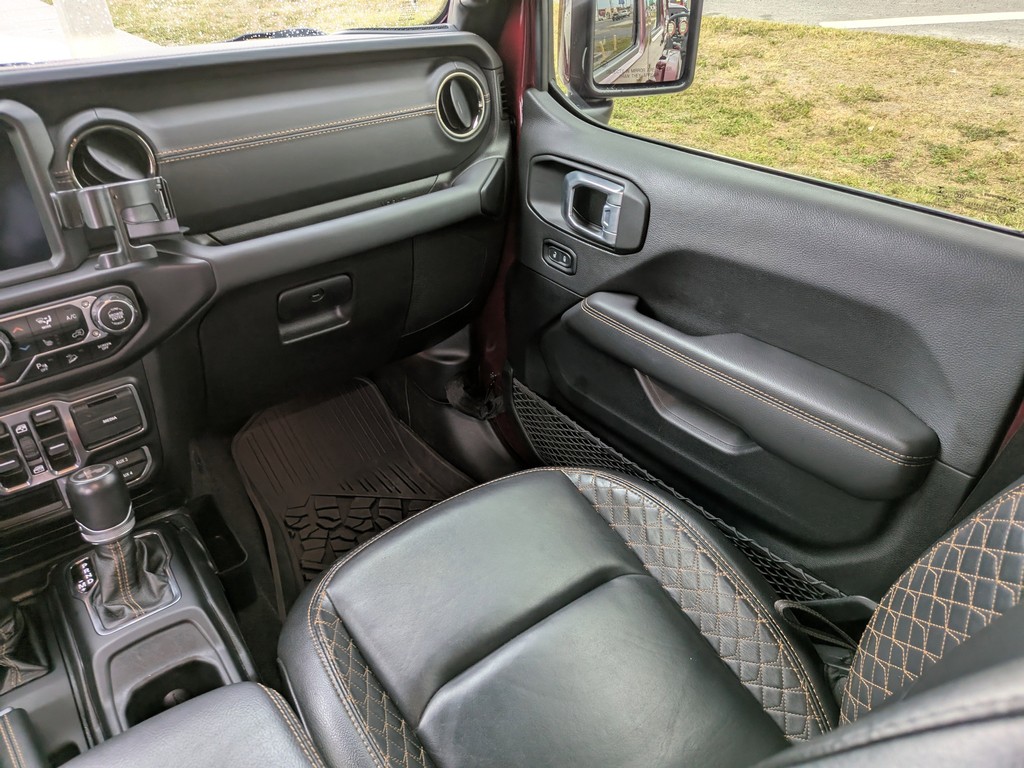Jeep Wrangler Vehicle Full-screen Gallery Image 06