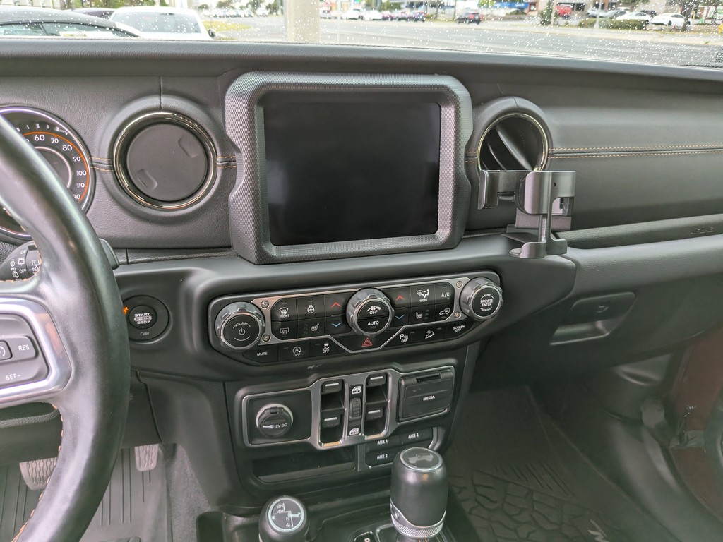 Jeep Wrangler Vehicle Full-screen Gallery Image 11