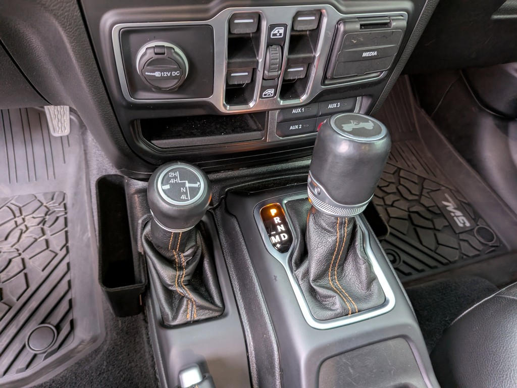 Jeep Wrangler Vehicle Full-screen Gallery Image 15