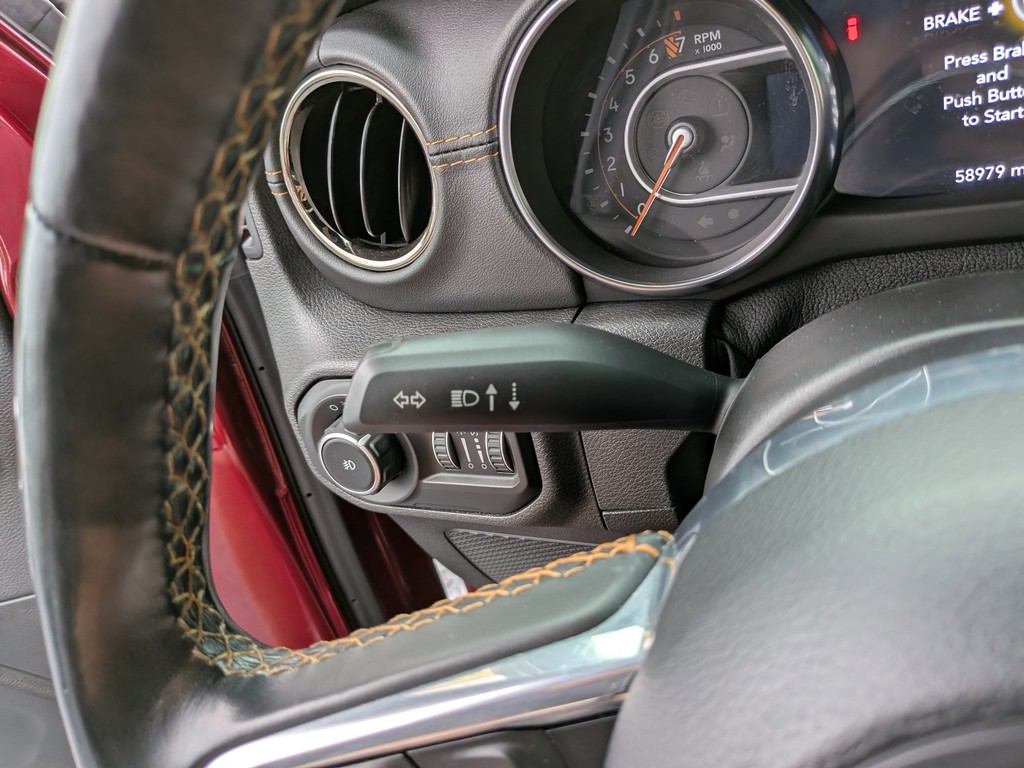 Jeep Wrangler Vehicle Full-screen Gallery Image 20
