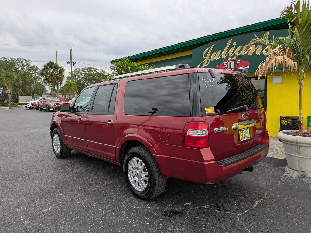 Ford Expedition EL Vehicle Full-screen Gallery Image 03