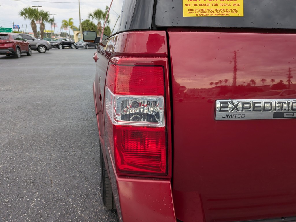 Ford Expedition EL Vehicle Full-screen Gallery Image 06