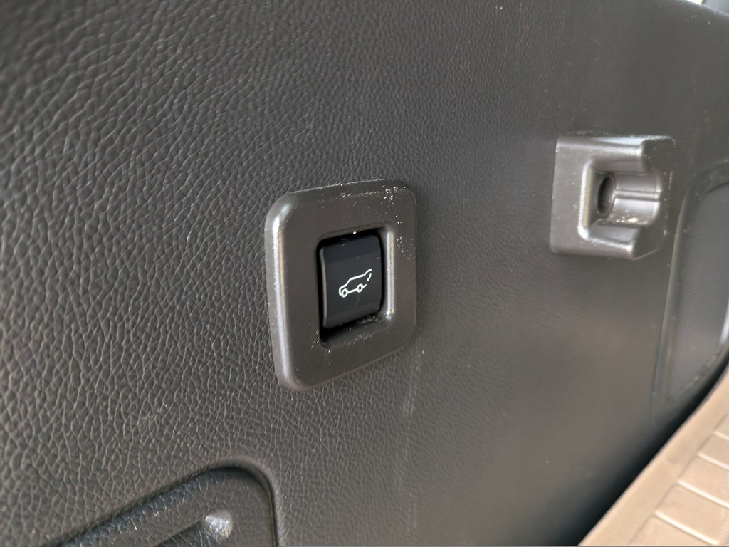 Ford Expedition EL Vehicle Full-screen Gallery Image 10