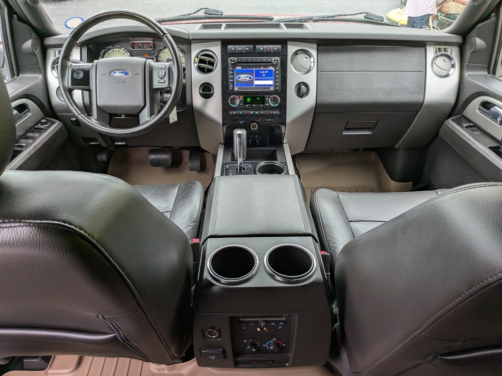 Ford Expedition EL Vehicle Full-screen Gallery Image 12