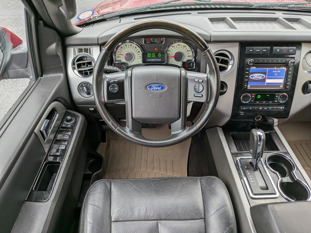 Ford Expedition EL Vehicle Full-screen Gallery Image 13