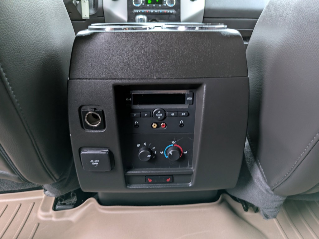 Ford Expedition EL Vehicle Full-screen Gallery Image 16