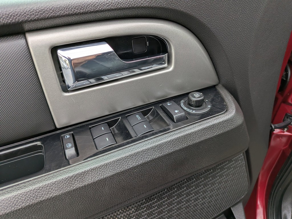 Ford Expedition EL Vehicle Full-screen Gallery Image 19