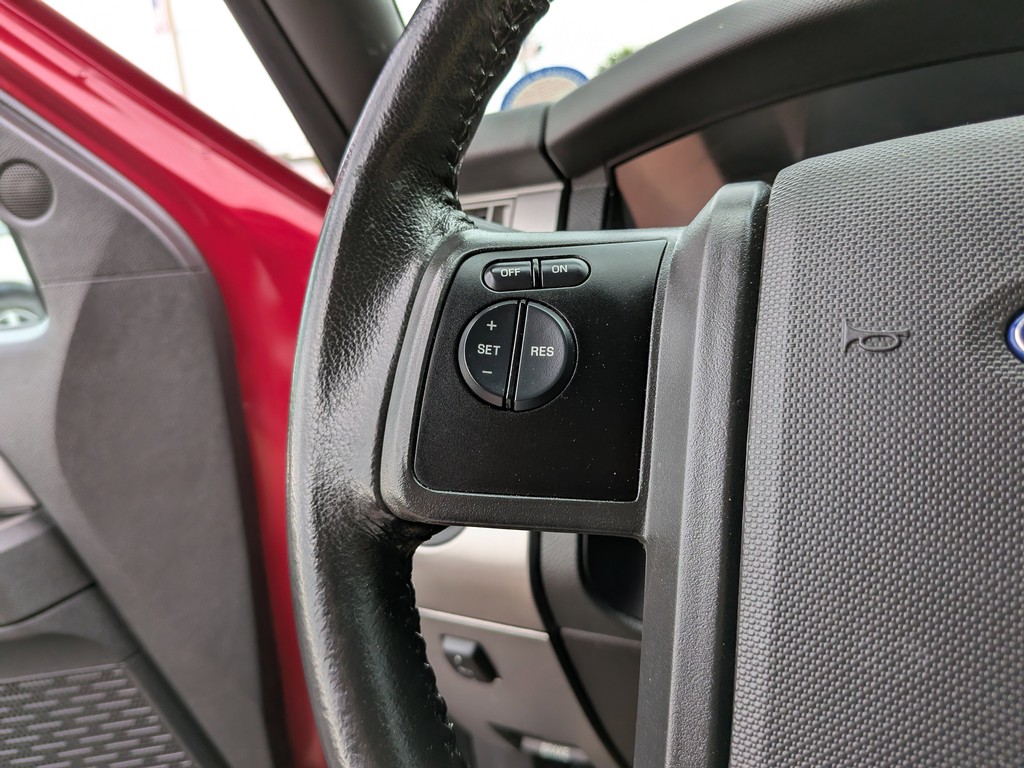 Ford Expedition EL Vehicle Full-screen Gallery Image 28