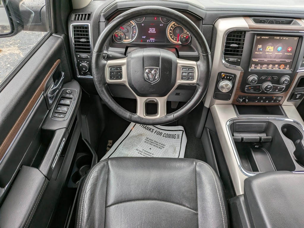 Ram 1500 Vehicle Full-screen Gallery Image 03