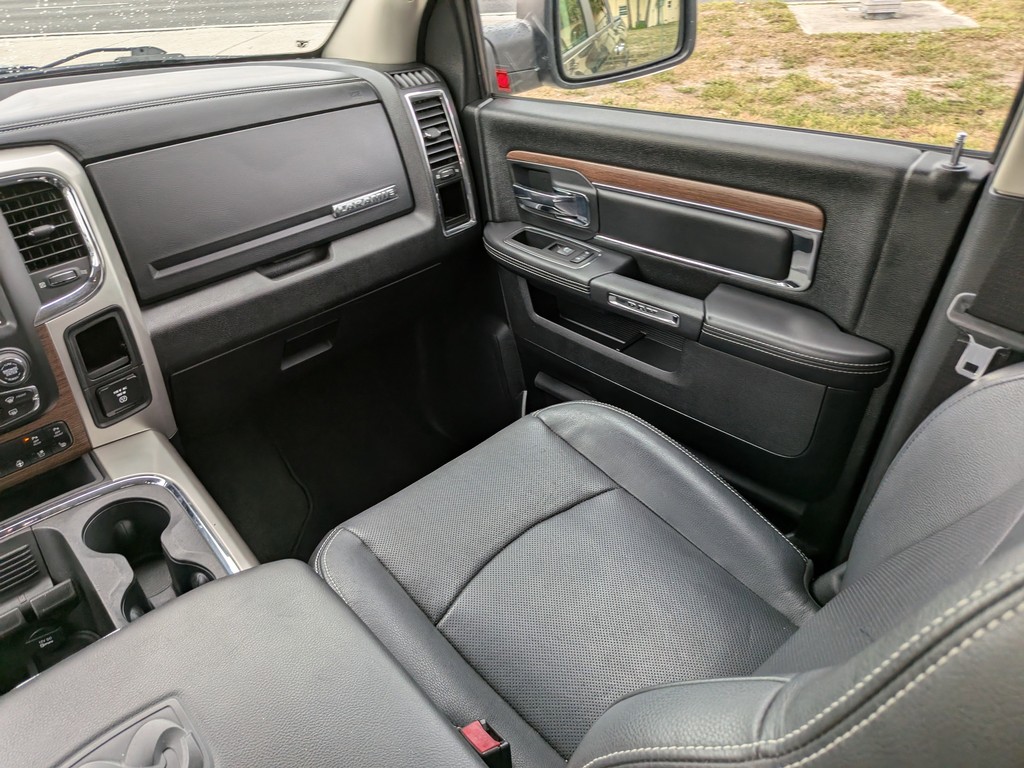 Ram 1500 Vehicle Full-screen Gallery Image 05