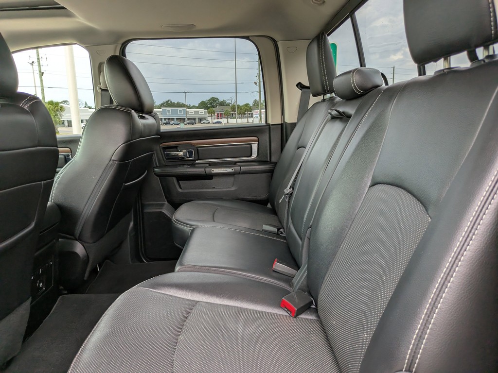 Ram 1500 Vehicle Full-screen Gallery Image 06