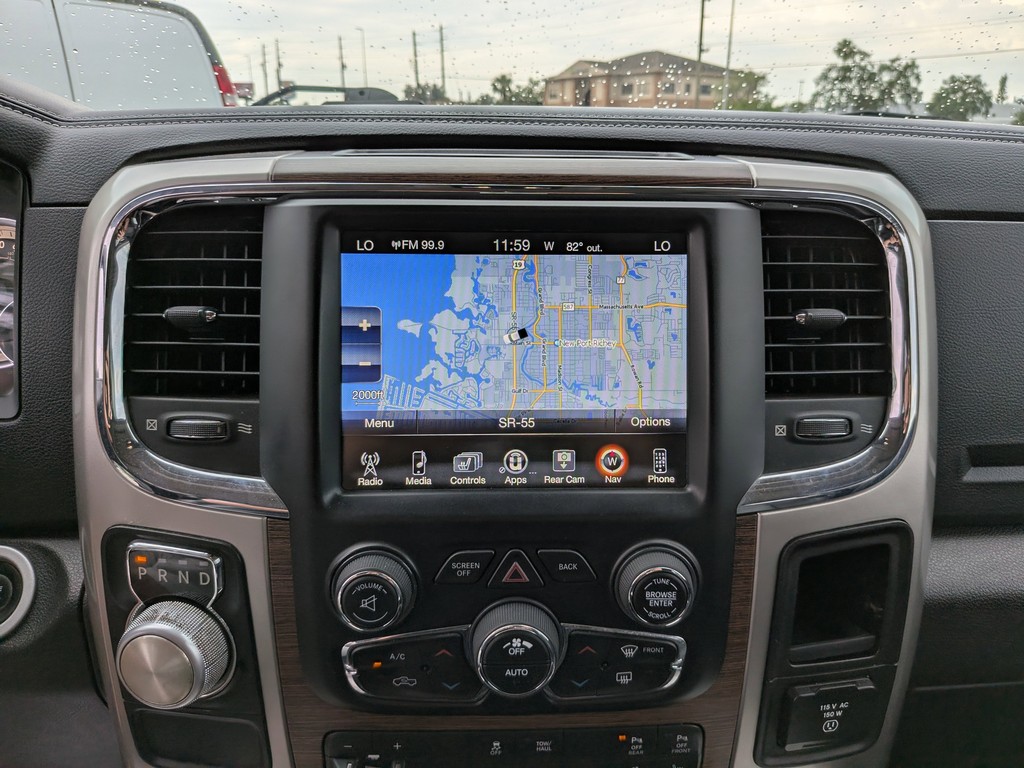 Ram 1500 Vehicle Full-screen Gallery Image 10