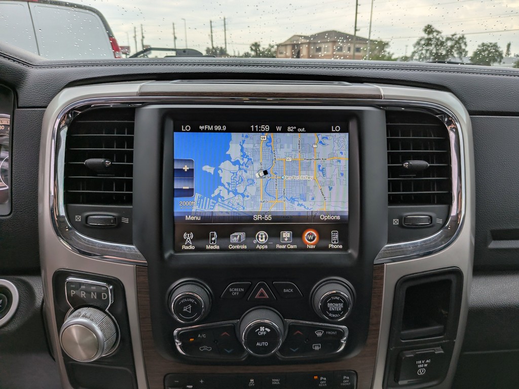 Ram 1500 Vehicle Full-screen Gallery Image 11
