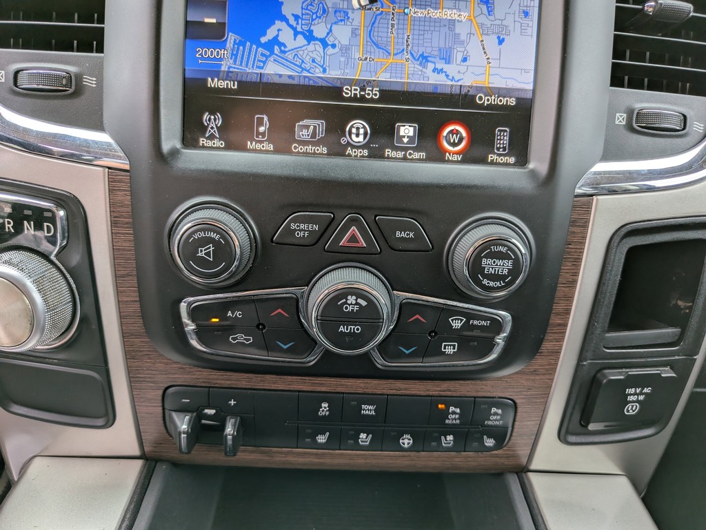 Ram 1500 Vehicle Full-screen Gallery Image 12