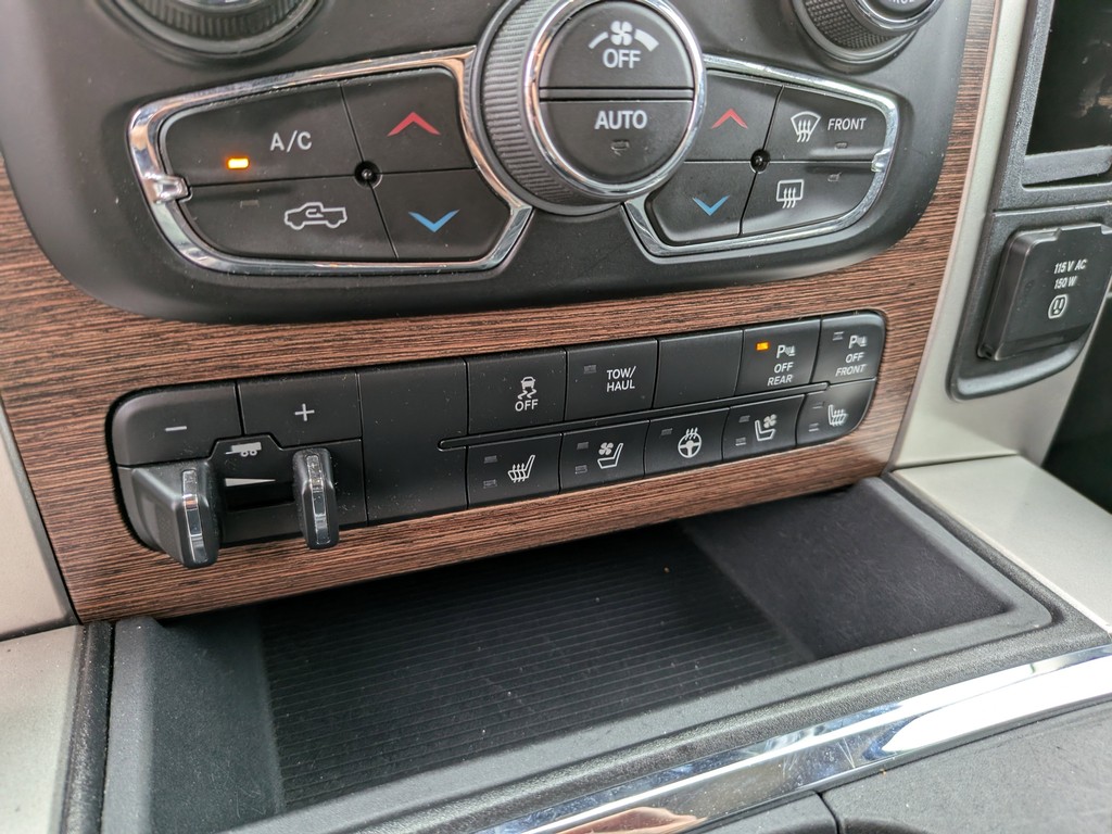 Ram 1500 Vehicle Full-screen Gallery Image 13