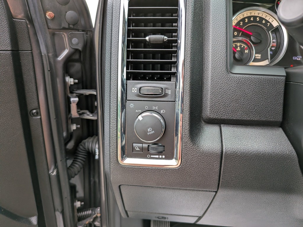 Ram 1500 Vehicle Full-screen Gallery Image 16