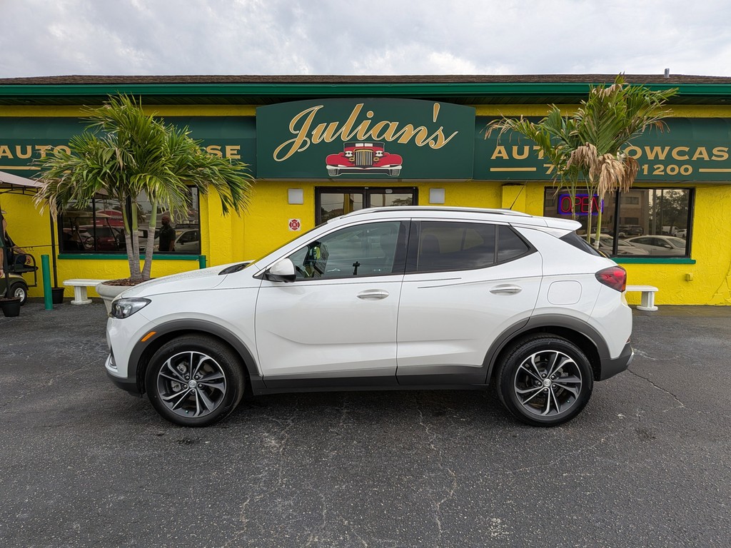 Buick Encore GX Vehicle Full-screen Gallery Image 02