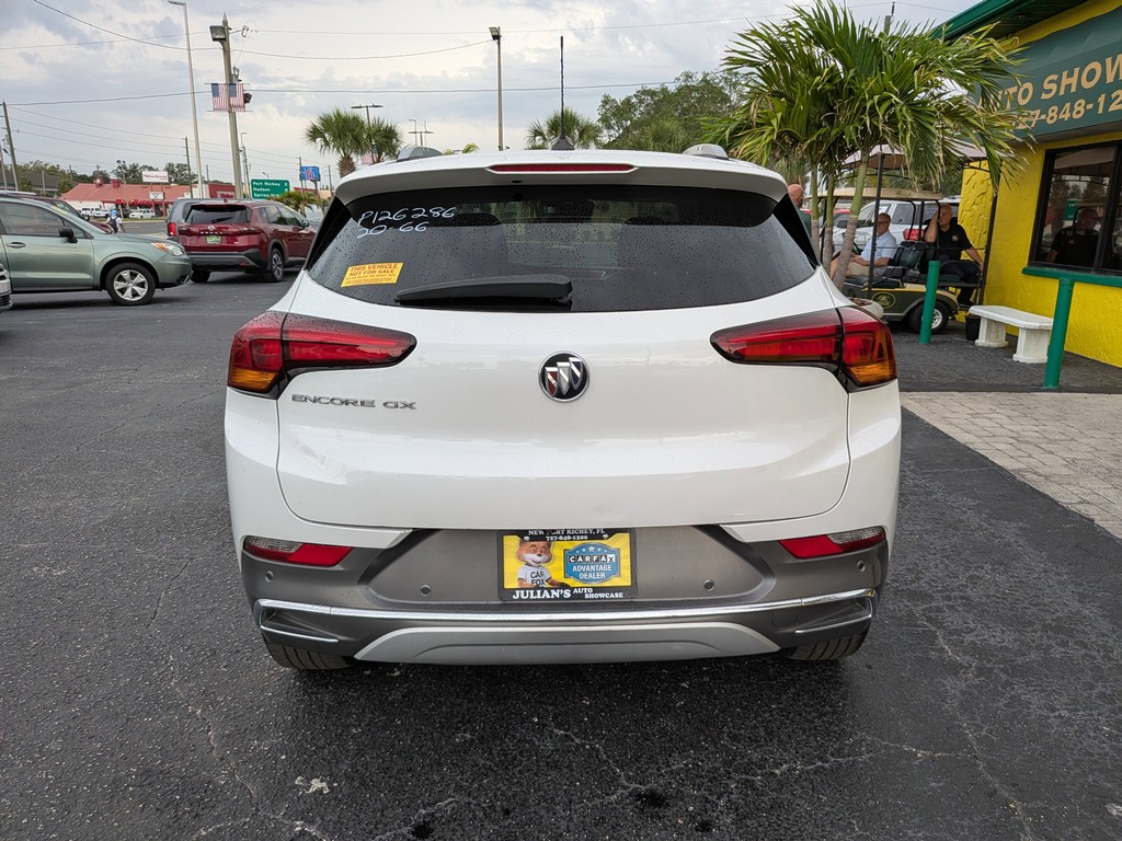 Buick Encore GX Vehicle Full-screen Gallery Image 04