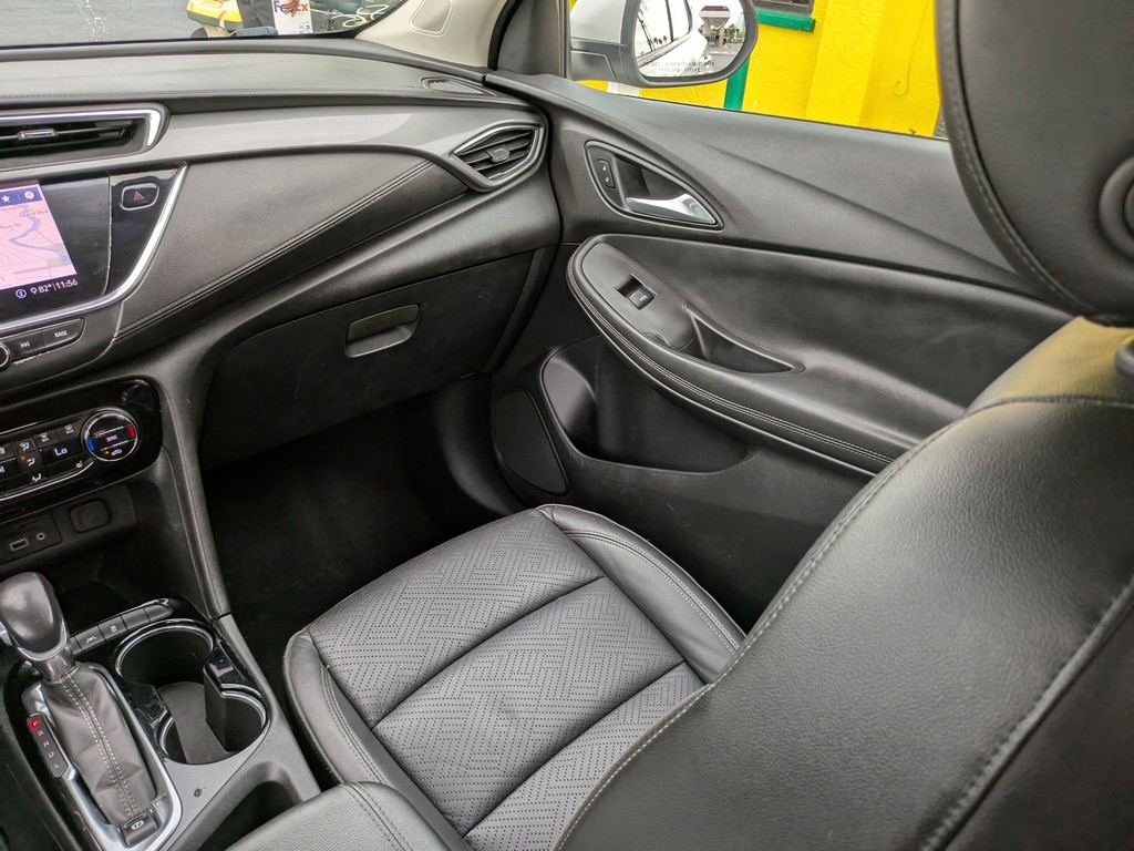 Buick Encore GX Vehicle Full-screen Gallery Image 14