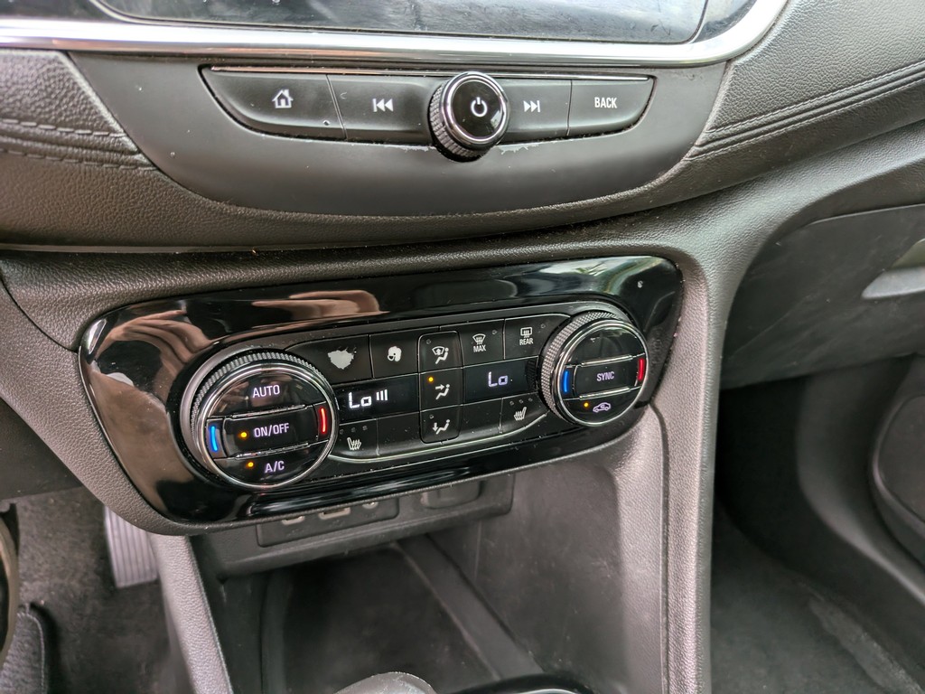 Buick Encore GX Vehicle Full-screen Gallery Image 22