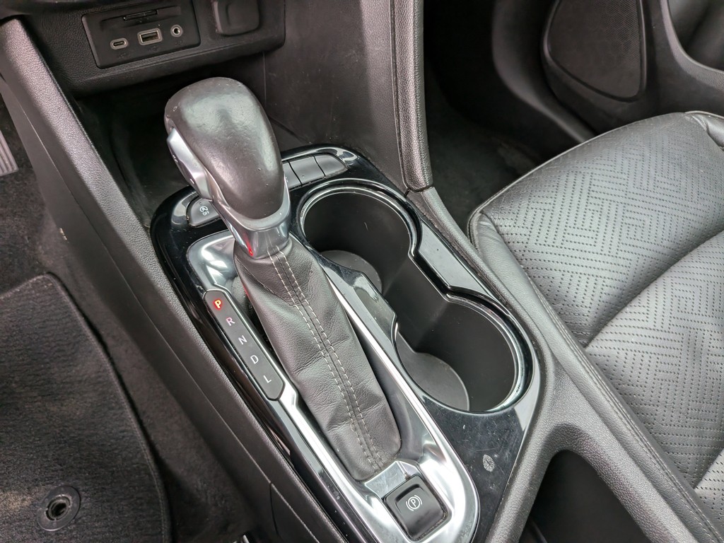 Buick Encore GX Vehicle Full-screen Gallery Image 23