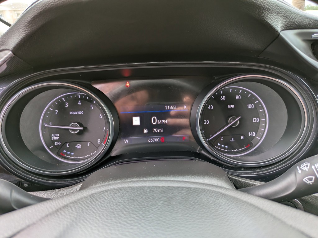 Buick Encore GX Vehicle Full-screen Gallery Image 30