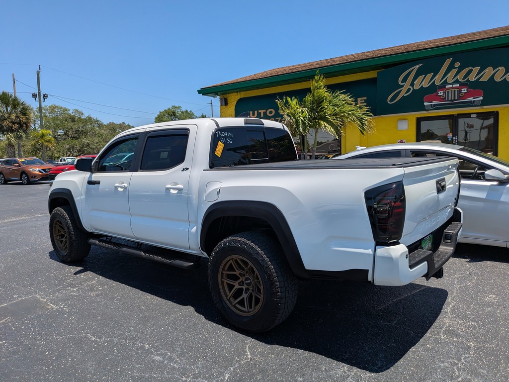 Toyota Tacoma 4WD trd-off road xp trail Vehicle Full-screen Gallery Image 04