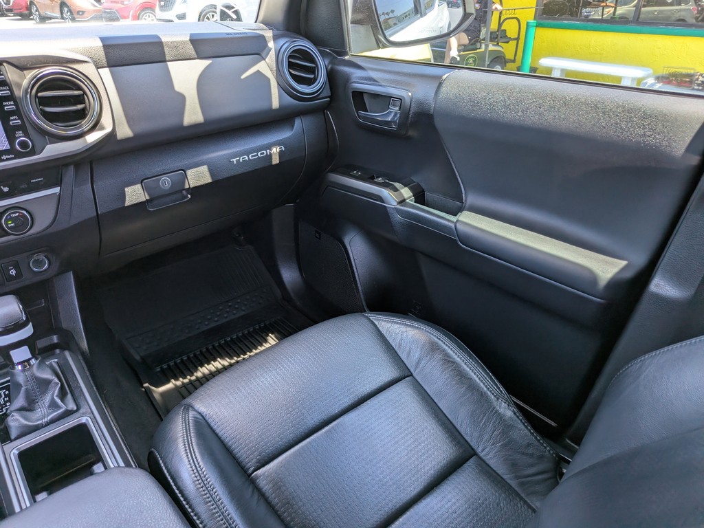 Toyota Tacoma 4WD trd-off road xp trail Vehicle Full-screen Gallery Image 15