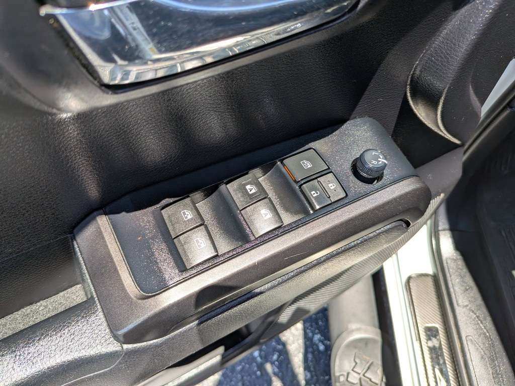 Toyota Tacoma 4WD trd-off road xp trail Vehicle Full-screen Gallery Image 17