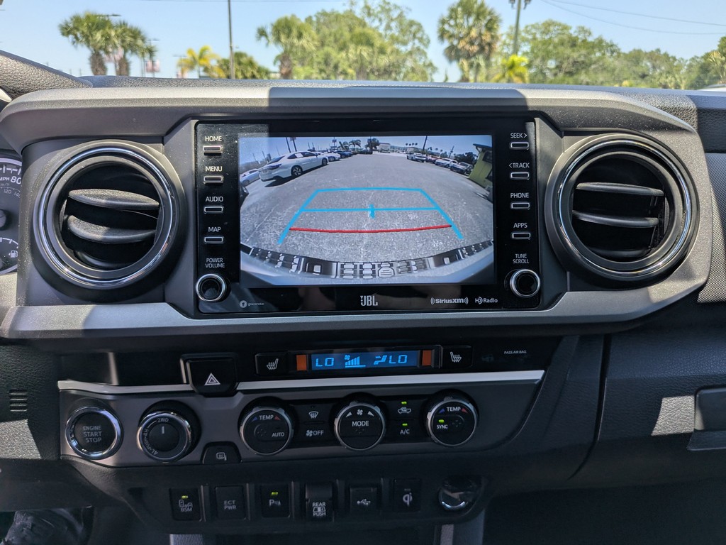 Toyota Tacoma 4WD trd-off road xp trail Vehicle Full-screen Gallery Image 22