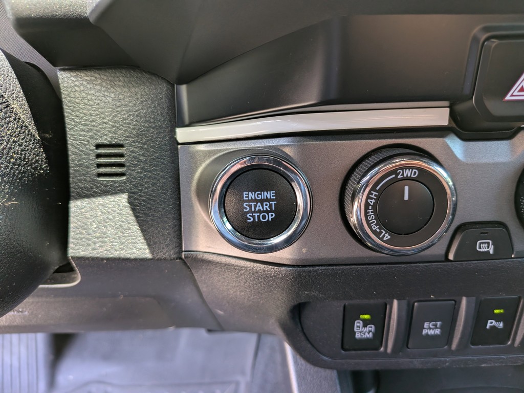 Toyota Tacoma 4WD trd-off road xp trail Vehicle Full-screen Gallery Image 24