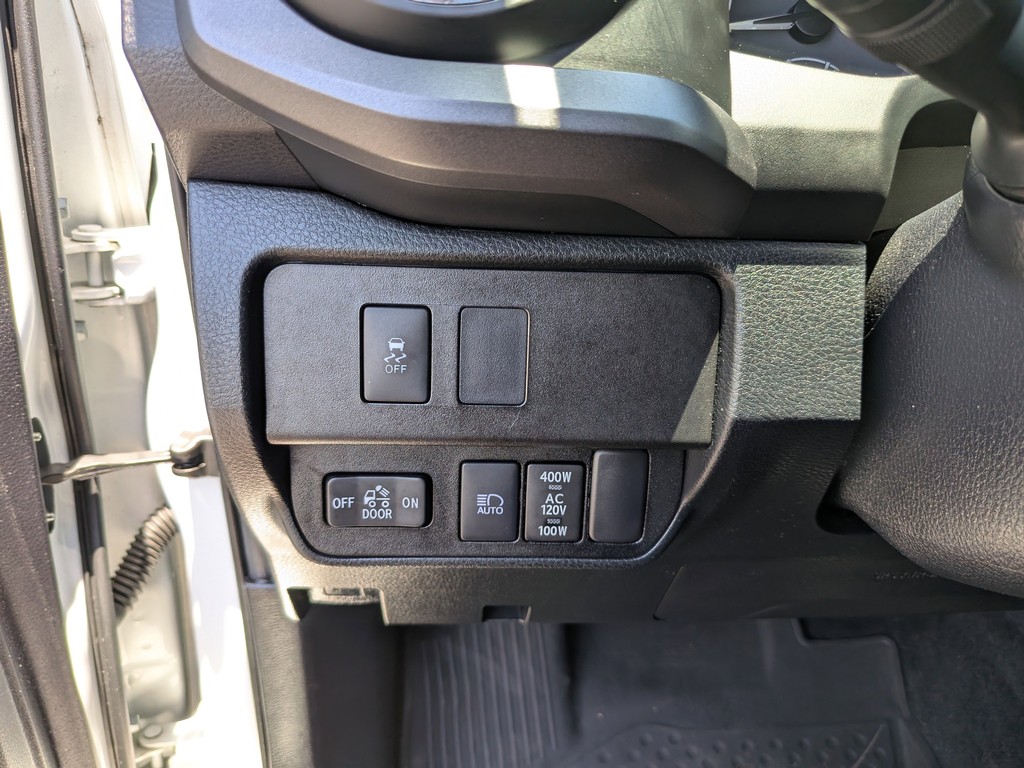 Toyota Tacoma 4WD trd-off road xp trail Vehicle Full-screen Gallery Image 26
