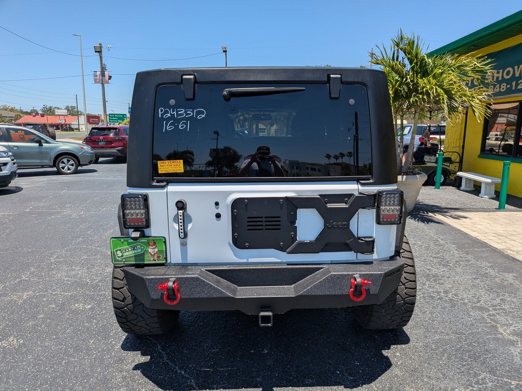 Jeep Wrangler Unlimited Vehicle Full-screen Gallery Image 04