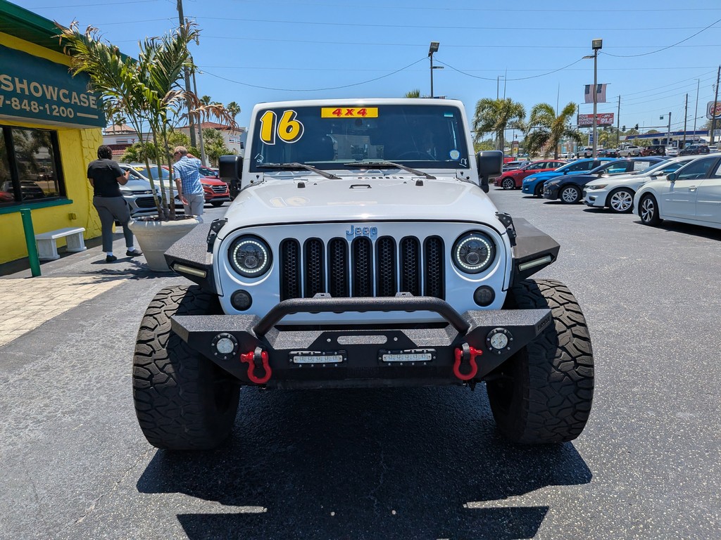 Jeep Wrangler Unlimited Vehicle Full-screen Gallery Image 05