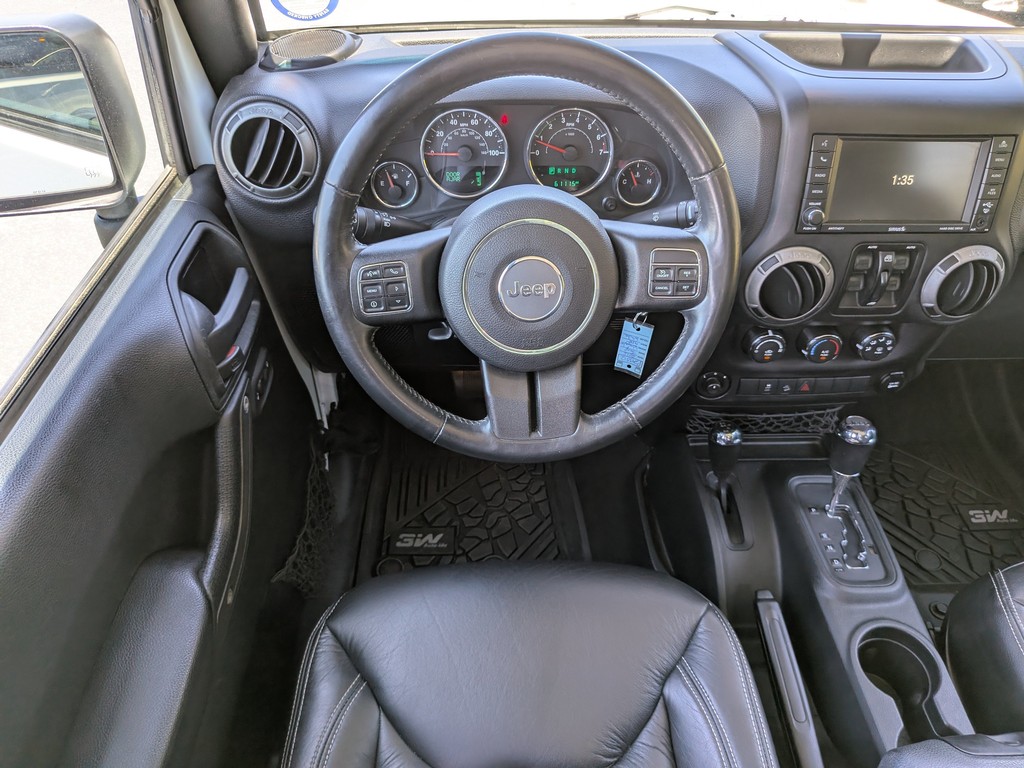 Jeep Wrangler Unlimited Vehicle Full-screen Gallery Image 12
