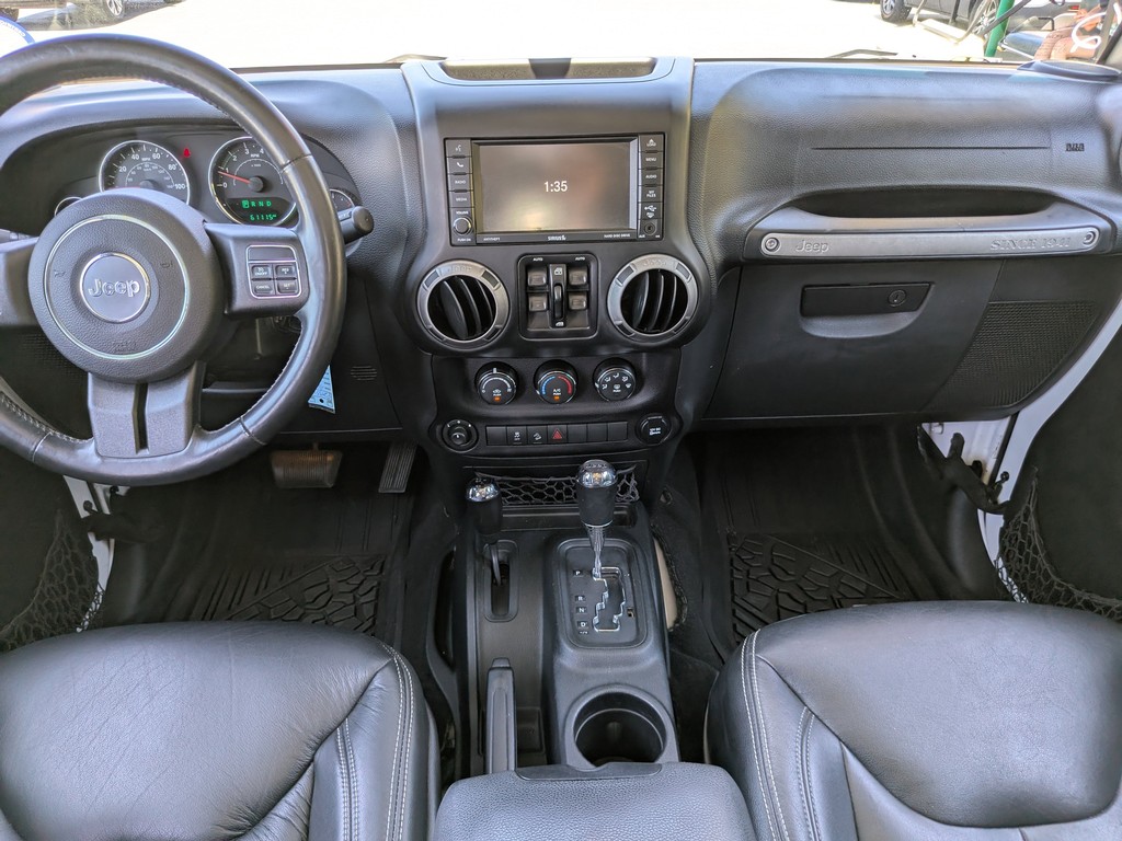 Jeep Wrangler Unlimited Vehicle Full-screen Gallery Image 13
