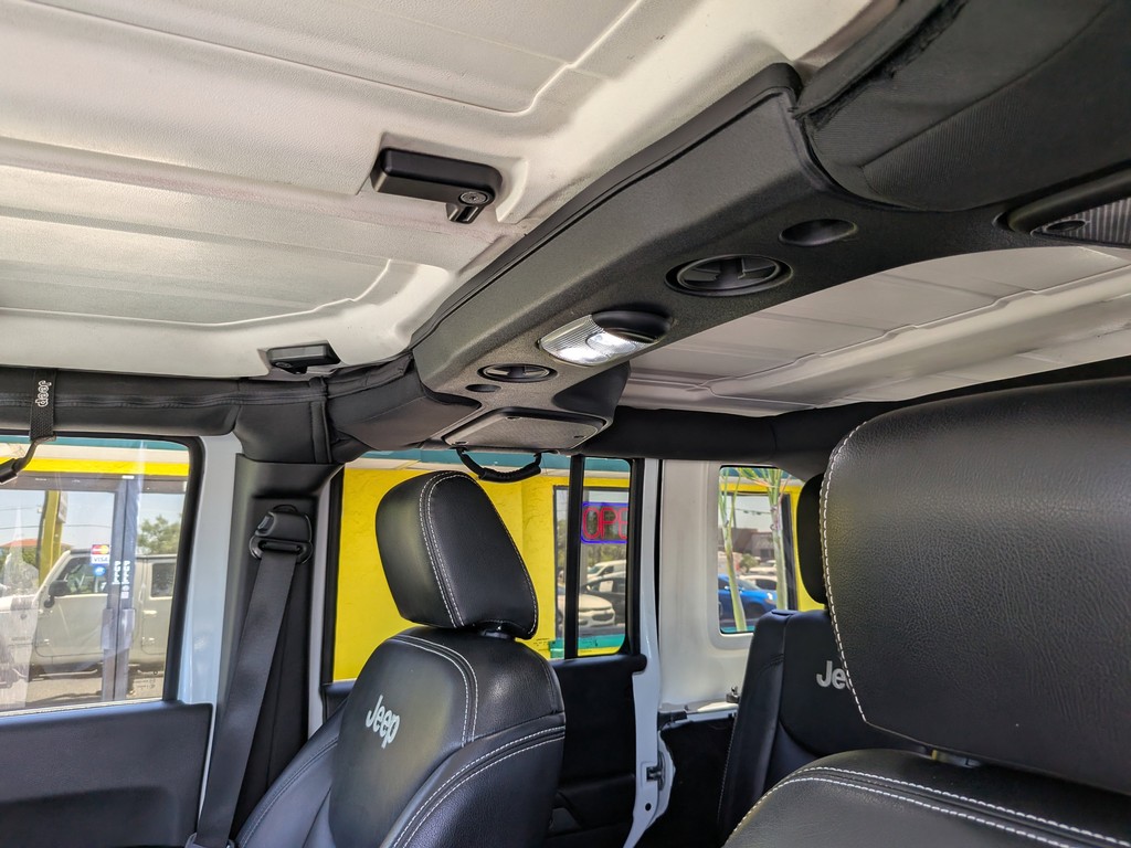 Jeep Wrangler Unlimited Vehicle Full-screen Gallery Image 18