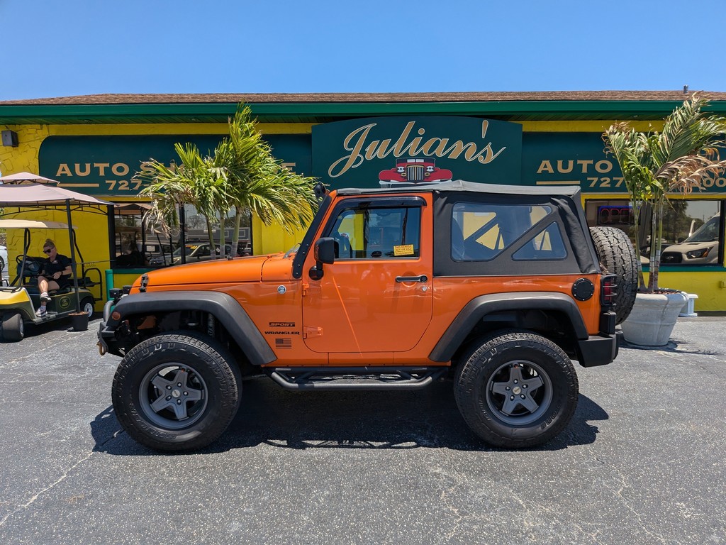 Jeep Wrangler Vehicle Full-screen Gallery Image 02