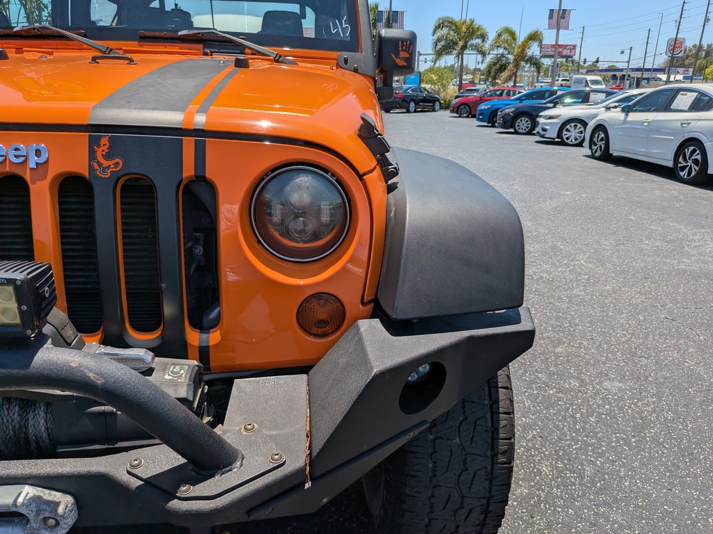Jeep Wrangler Vehicle Full-screen Gallery Image 06