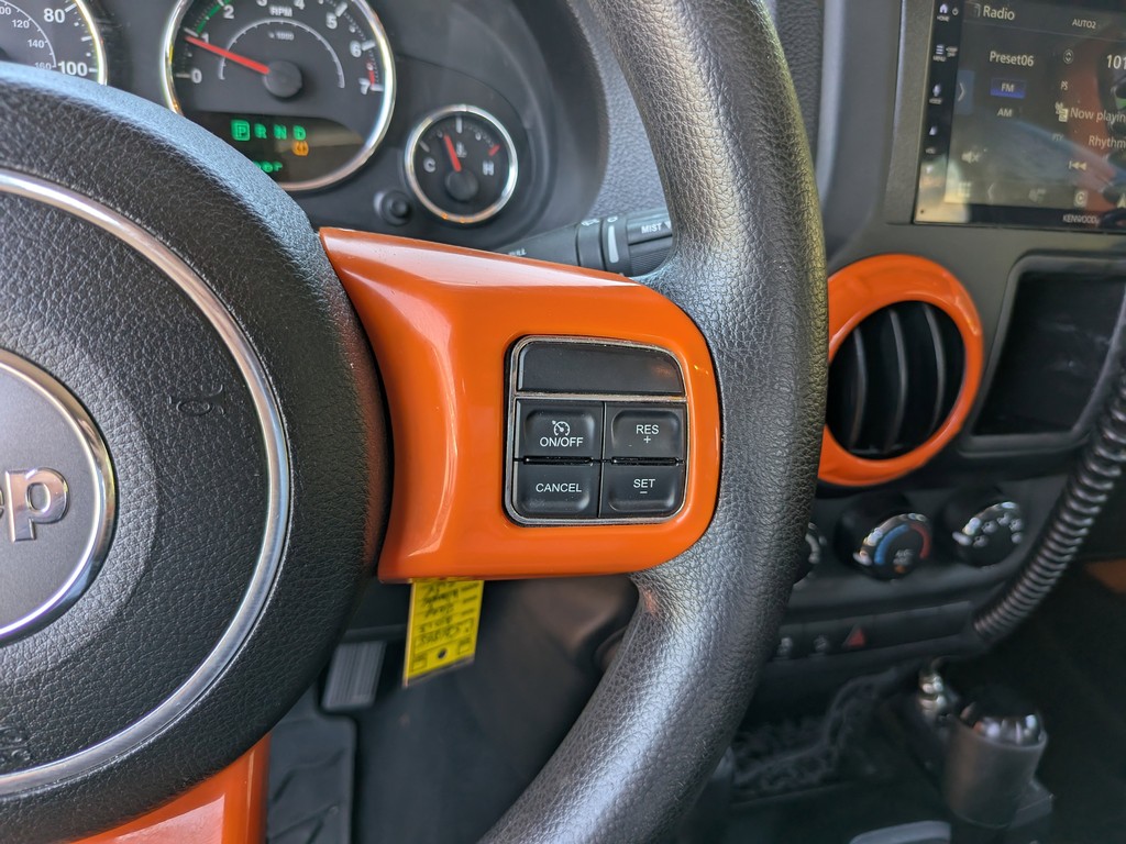 Jeep Wrangler Vehicle Full-screen Gallery Image 25