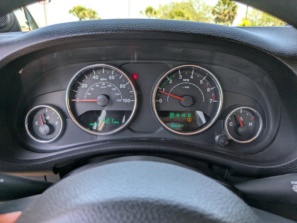Jeep Wrangler Vehicle Full-screen Gallery Image 28