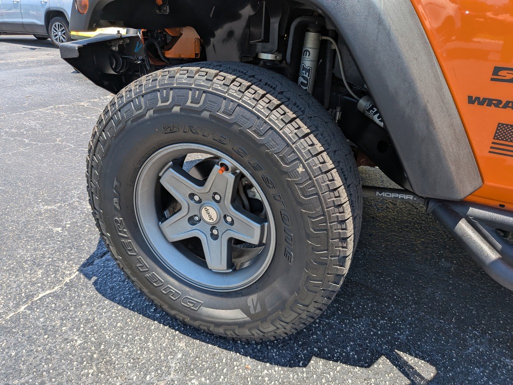 Jeep Wrangler Vehicle Full-screen Gallery Image 29