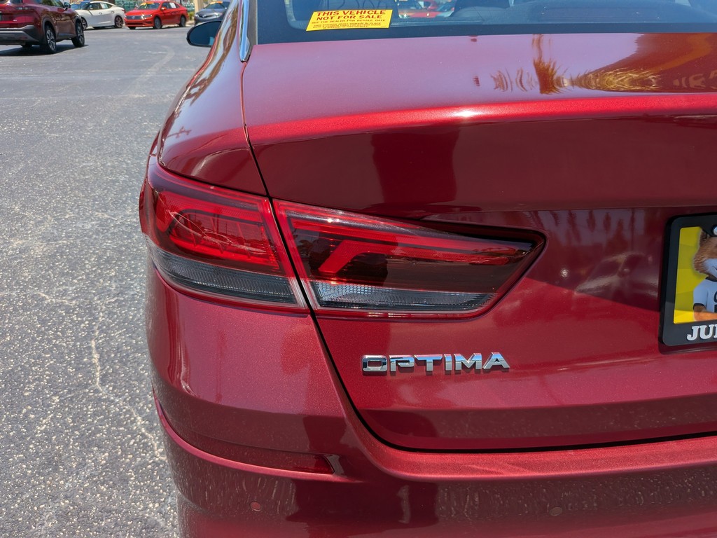 Kia Optima Vehicle Full-screen Gallery Image 07