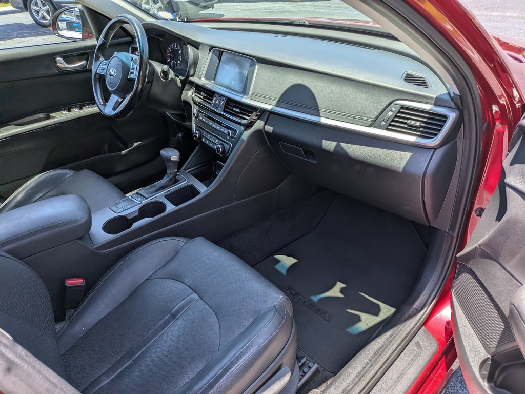 Kia Optima Vehicle Full-screen Gallery Image 10
