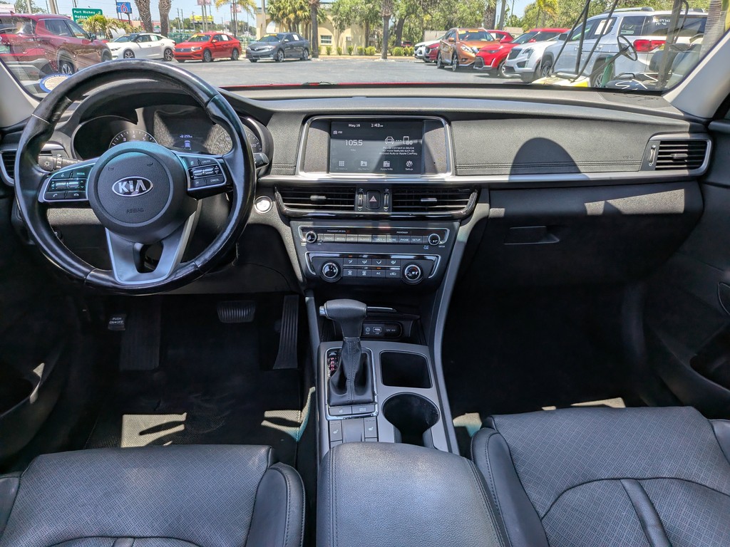 Kia Optima Vehicle Full-screen Gallery Image 13
