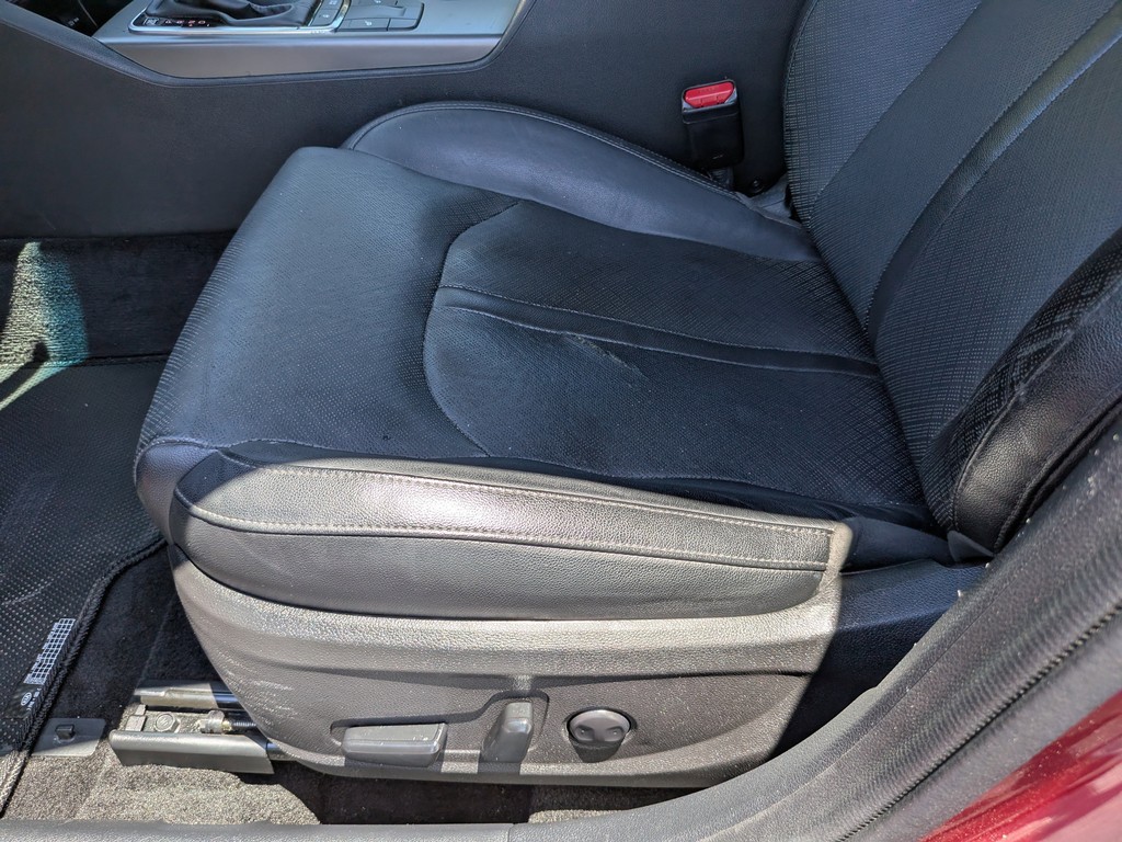 Kia Optima Vehicle Full-screen Gallery Image 17