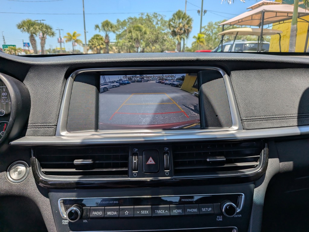 Kia Optima Vehicle Full-screen Gallery Image 20