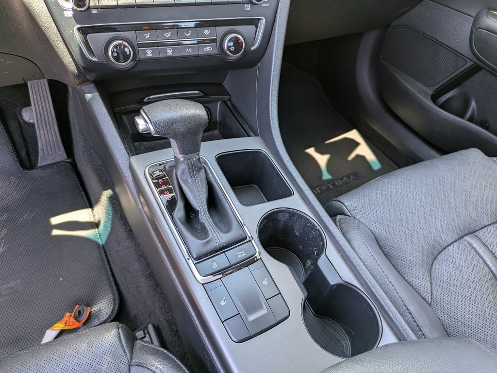 Kia Optima Vehicle Full-screen Gallery Image 22